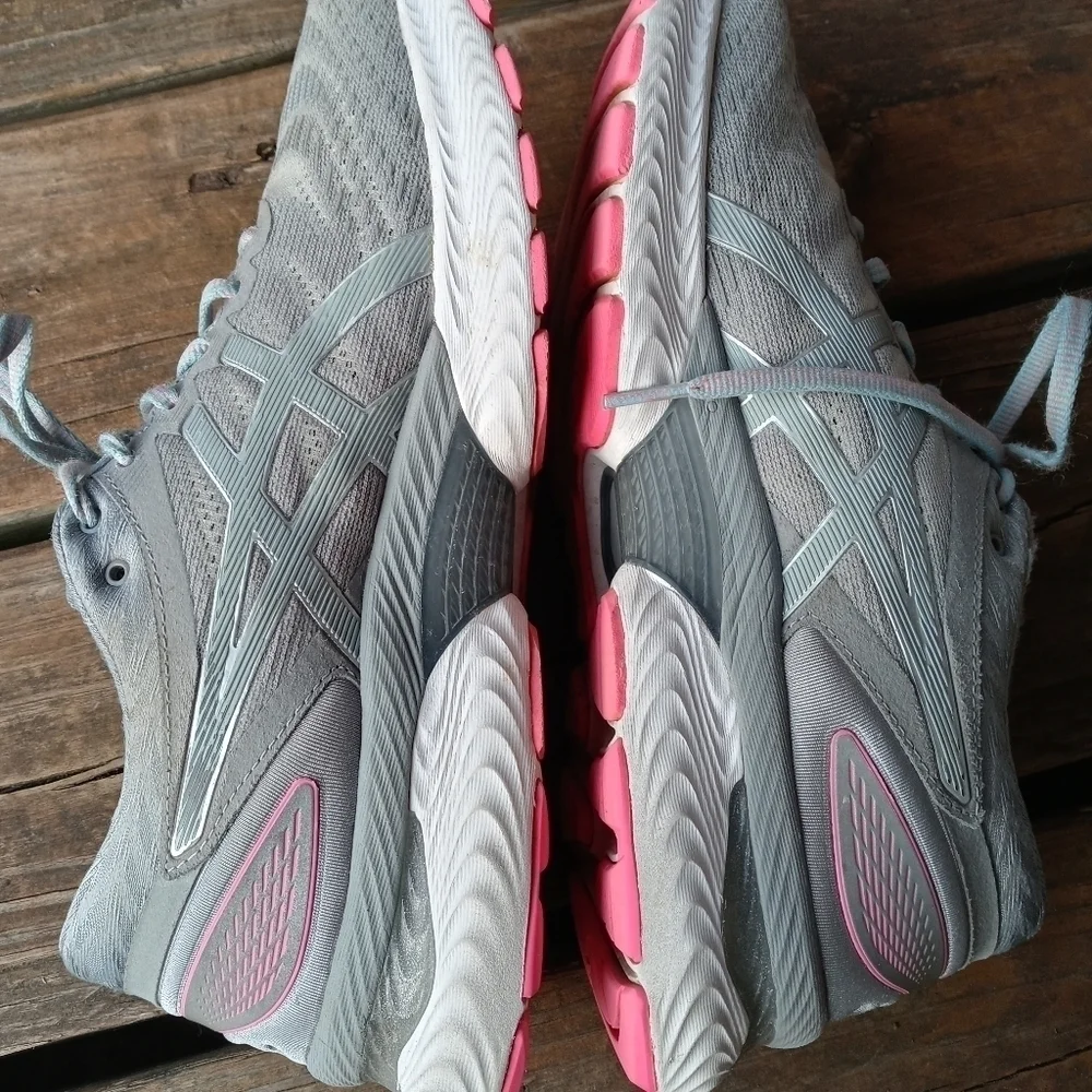 Asics Gel-Nimbus 22 Lite-Show Sheet Rock Grey Pink Wmn sz 9.5 shoe 1012A585-020.